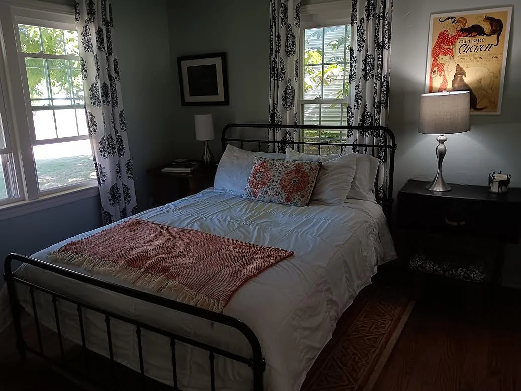 2 bed, 768 sqft, $1,350 — Photo 2