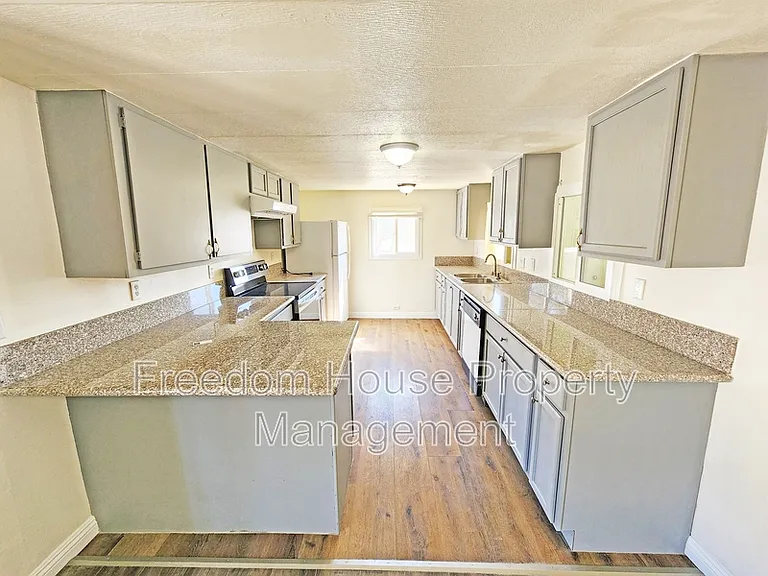 1080 W Windsong Ln #B — Photo 8