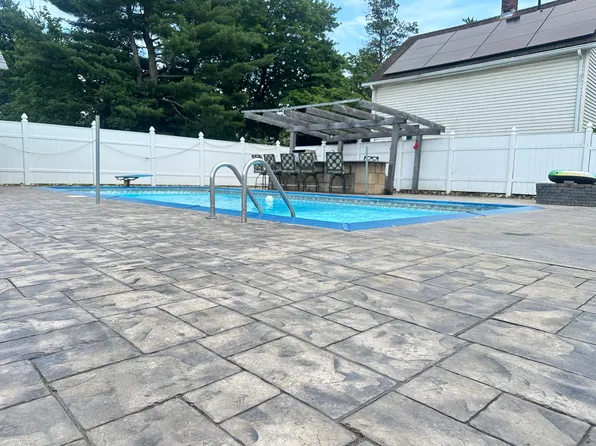 27 Woodbridge Avenue, East Hartford, CT 06108