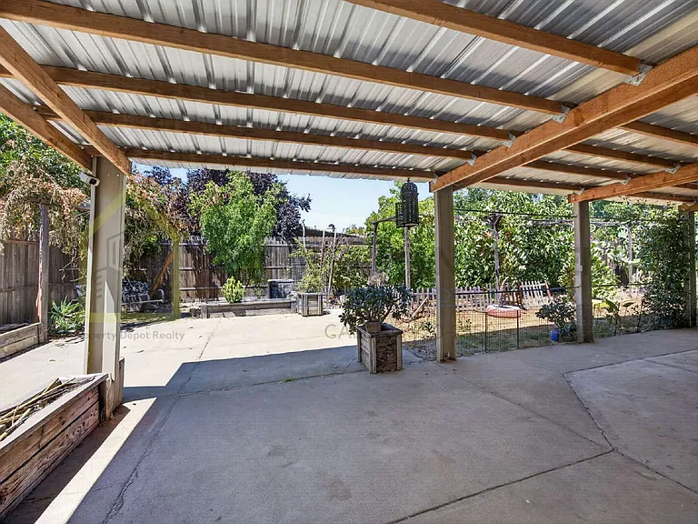 8779 Brittany Park Dr — Photo 52