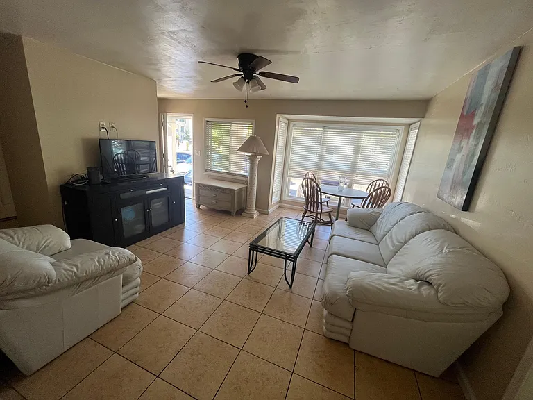 5809 Lindo Paseo #1-room B — Photo 16