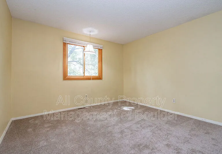 819 Elliott St — Photo 14