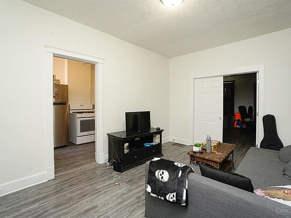 5th image of 2382 Ravine St