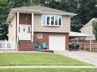 848 Swale Rd, Franklin Square, NY 11010