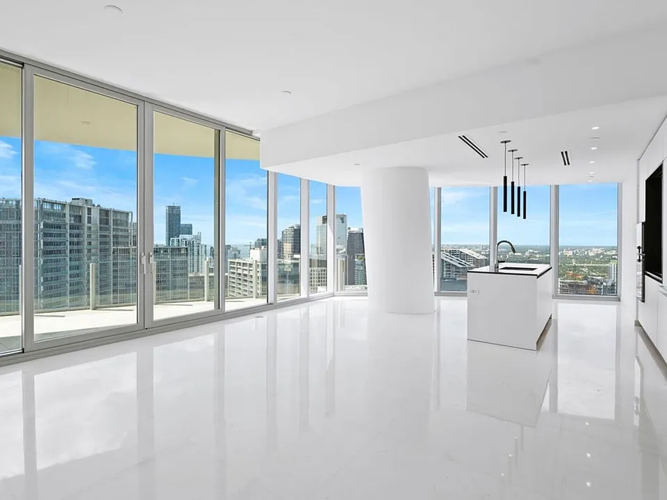 300 Biscayne Boulevard Way #5207