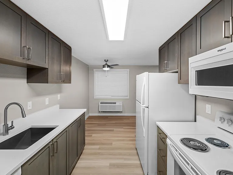 Cascades Apartments — Photo 20