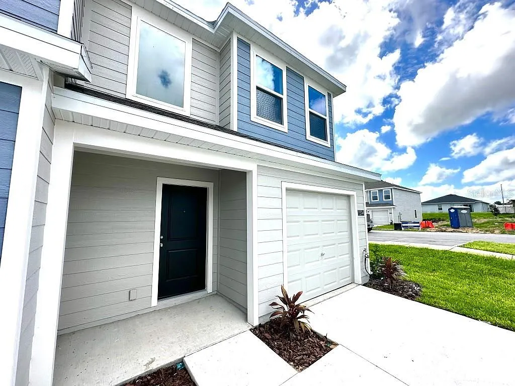 3 bed, 2.5 bath, 1460 sqft, $1,990 — Photo 3