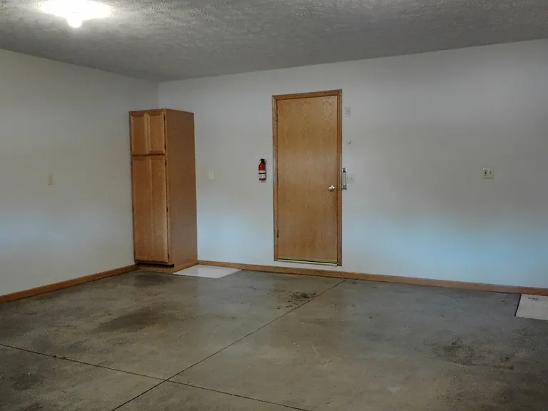 1902 Kristen Ct — Photo 18