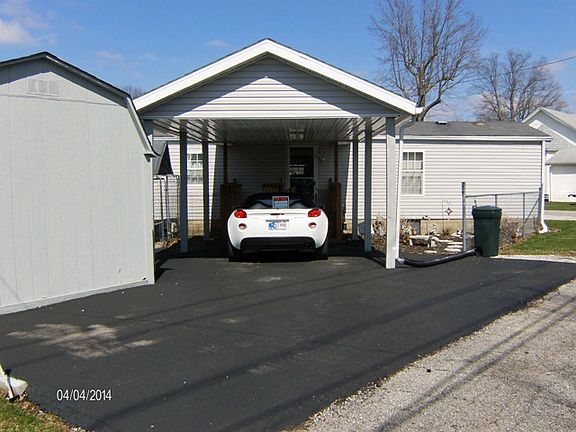 2nd image of 611 E 8th St