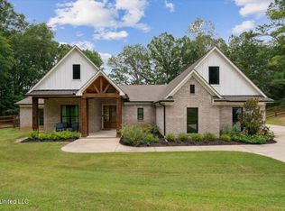 100 Shinpoch Ln, Olive Branch, MS 38654