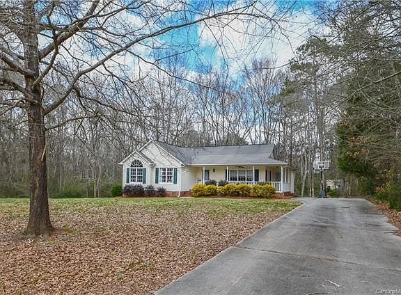 2nd image of 2852 Chapman Cir