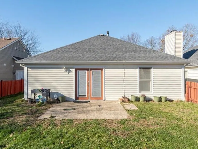 4768 Shenandoah Dr — Photo 16