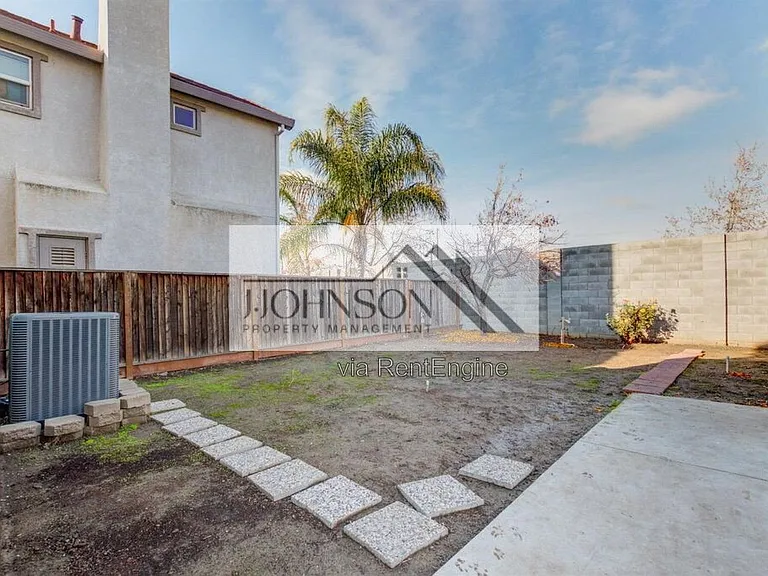 2673 Merchant Dr — Photo 16