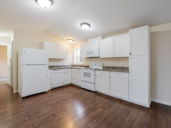 3rd image of 66240 Black Horse Ln