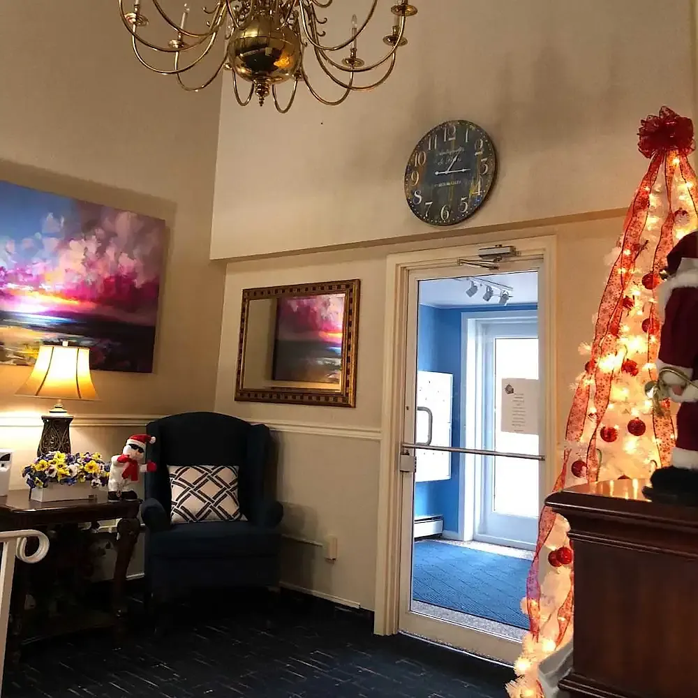 Blake House Apartments — Photo 4