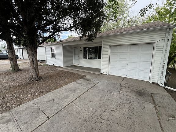 2nd image of 904 Sheridan Blvd