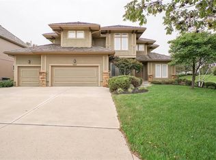 9618 Deer Run St, Lenexa, KS 66220