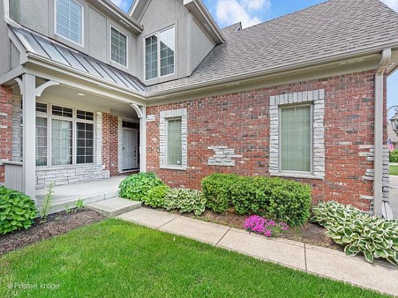 3rd image of 2411 Durand Dr