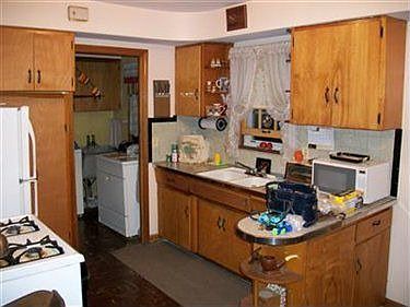 2nd image of 7035 Oakwood Rd