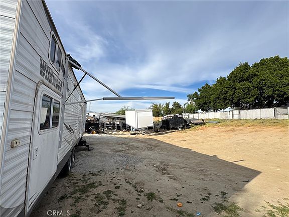 3rd image of 5791 Hudson St