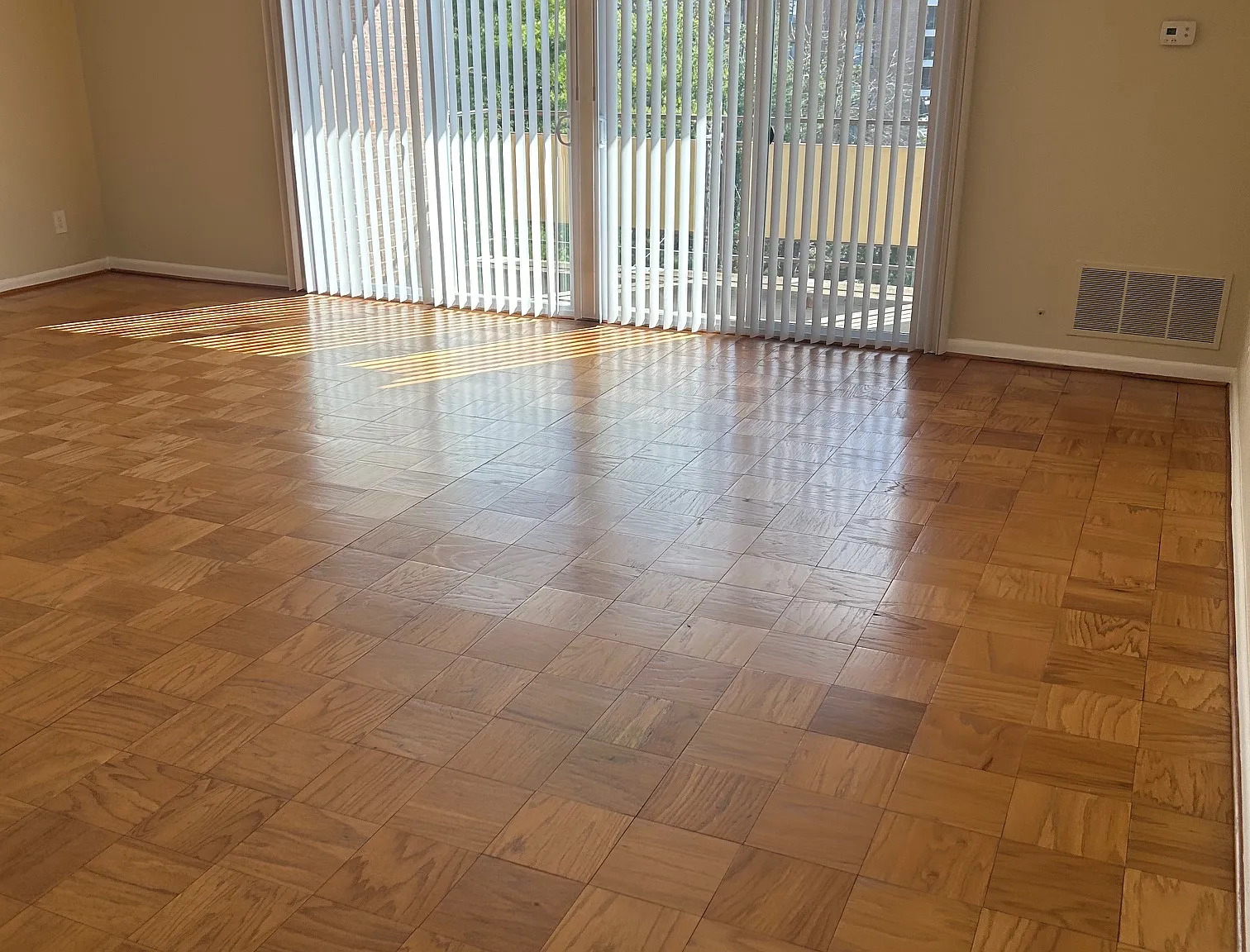 Windsor House Apartments — Photo 4