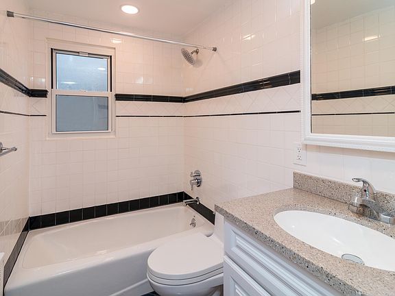 5th image of 162 Park Hill Ave Floor 2