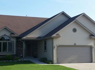 747 Harrison St, Hartford, WI 53027