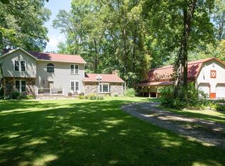 7850 14th Rd, Argos, IN 46501