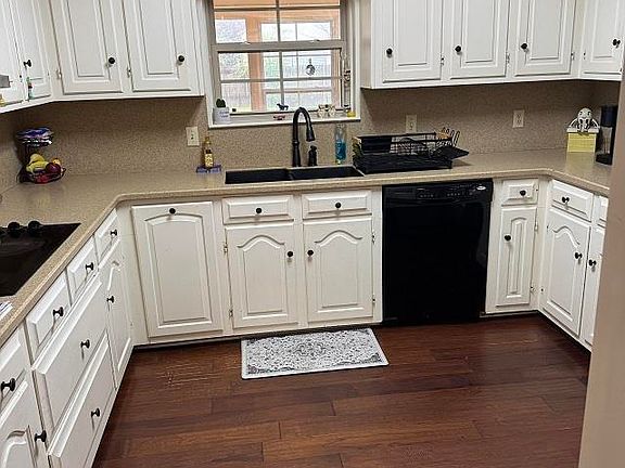 5th image of 2406 Wychelm Dr
