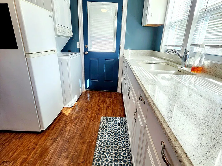 11 Westminster Park — Photo 10