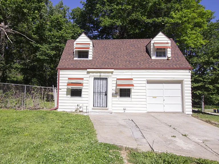 4443 Indiana Ave — Photo 1