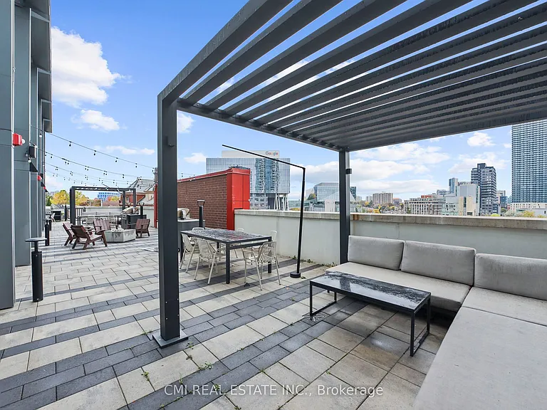 5 Wellington St S #411 — Photo 24