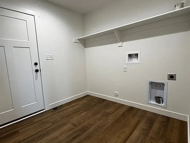 719 S Bellflower Dr — Photo 9