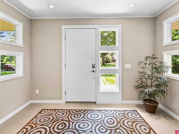 5th image of 1776 N Nye Ave