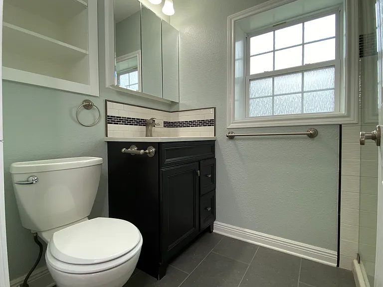 1738 Santa Anna St #1 — Photo 2