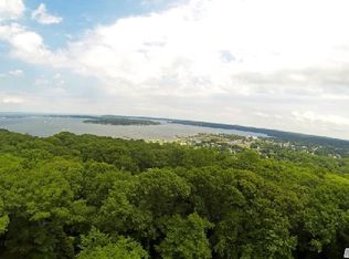 318 Mill Hill Rd, Mill Neck, NY 11765