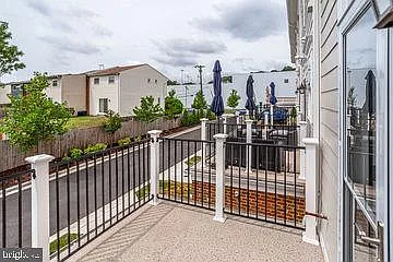 612 Totten Pl NE — Photo 26