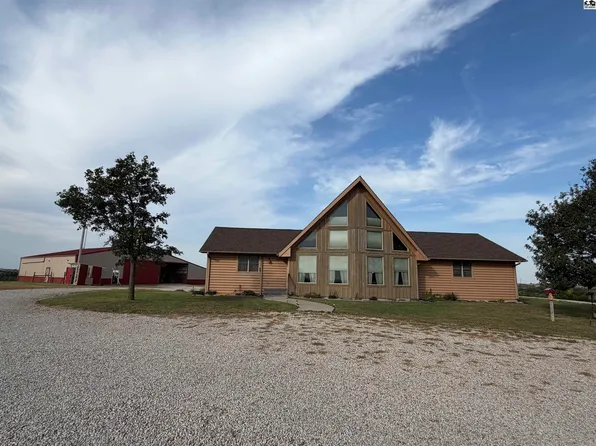 2211 14th Ave, Lindsborg, KS 67456