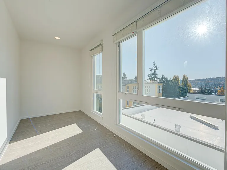 Viola Apartments — Photo 46