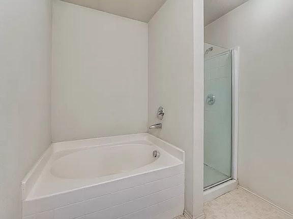 2nd image of 230 Shady Oaks Ln