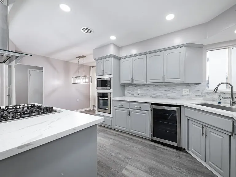 3531 Country Club Dr — Photo 8