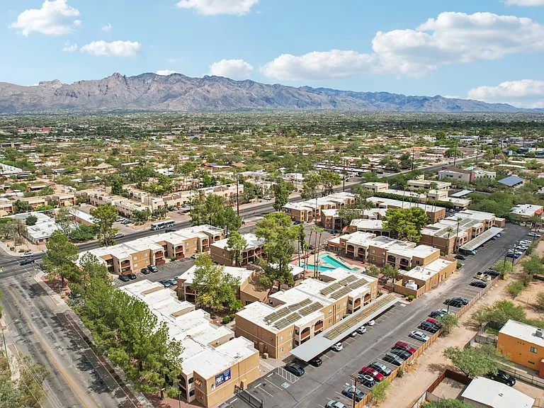 College Town Tucson- Near The U of A — Photo 41