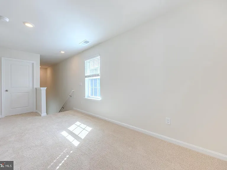 110 Charing Cross Dr — Photo 13