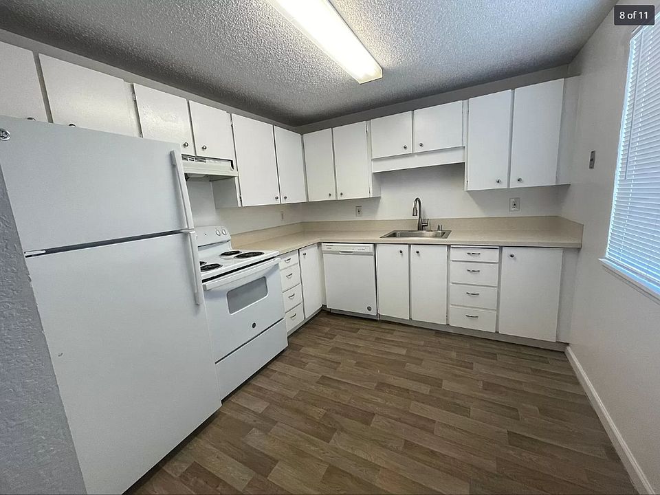 Lindbrook Apartments - 4114 7th St SW Puyallup WA | Zillow