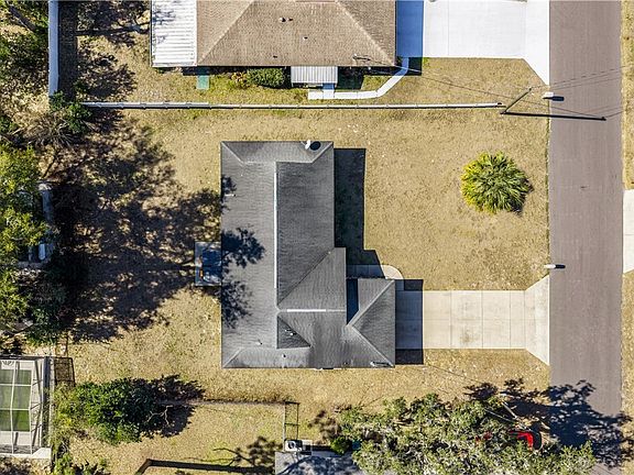 5th image of 1221 Emerson St