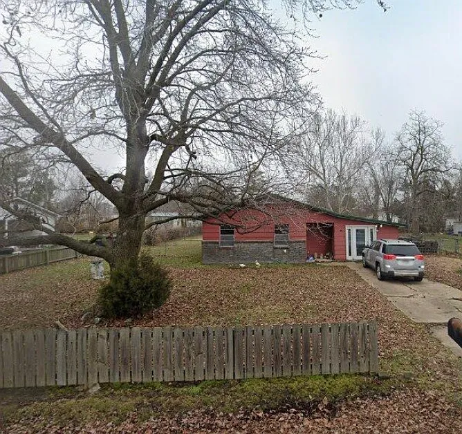 3 bed, 1328 sqft, $1,250 — Photo 1