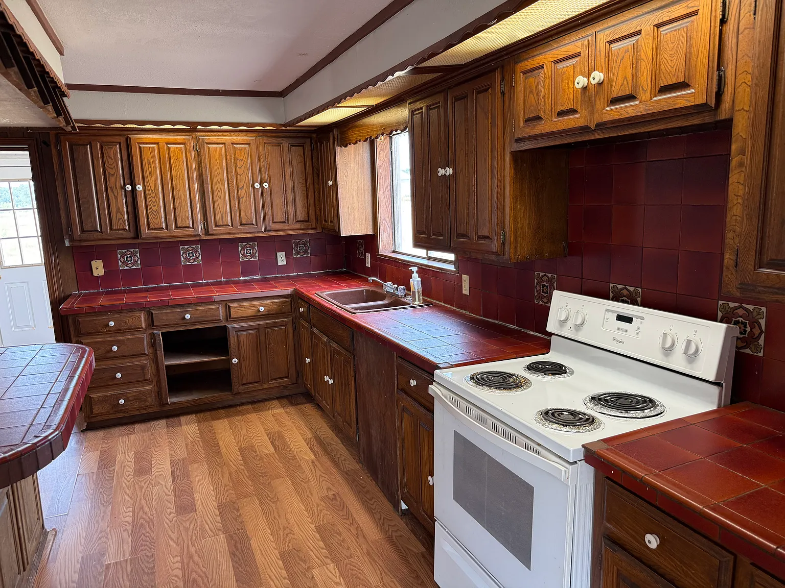 4 bed, 2000 sqft, $1,400 — Photo 3