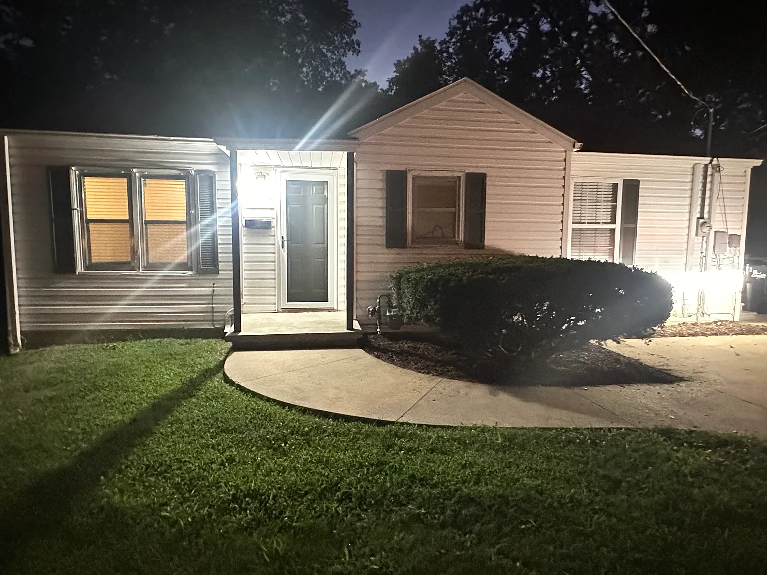 3 bed, 1008 sqft, $1,400 — Photo 2