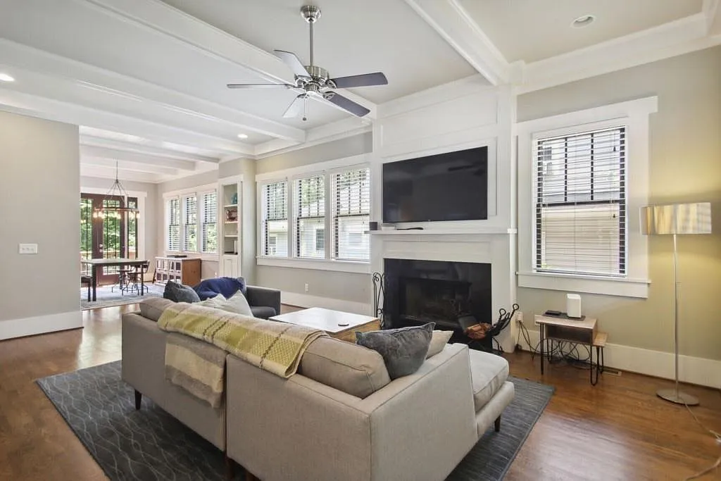 3 bed, 3.5 bath, 1910 sqft, $6,500 — Photo 3