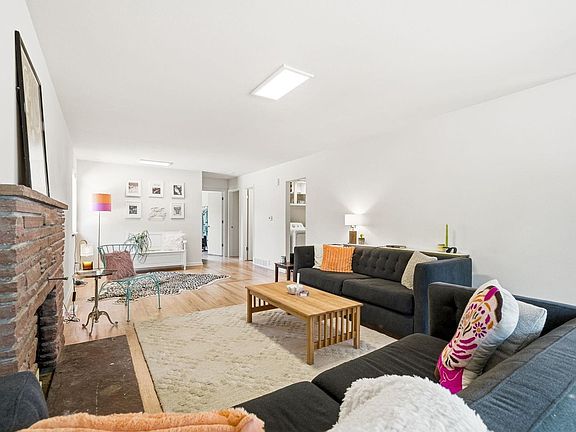 4th image of 3280 Dartmouth Ave